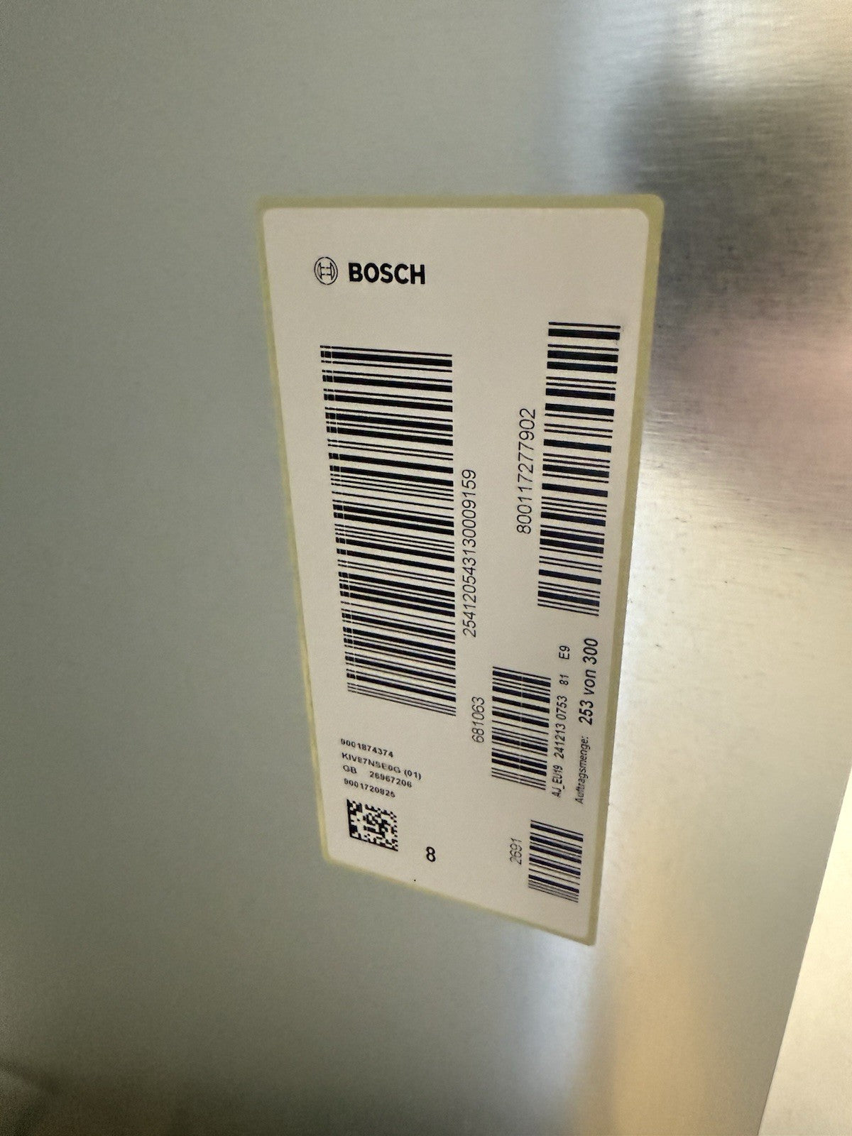 Bosch Series 2 KIV87NSE0G 70/30 Integrated Fridge Freezer with Sliding Hinge