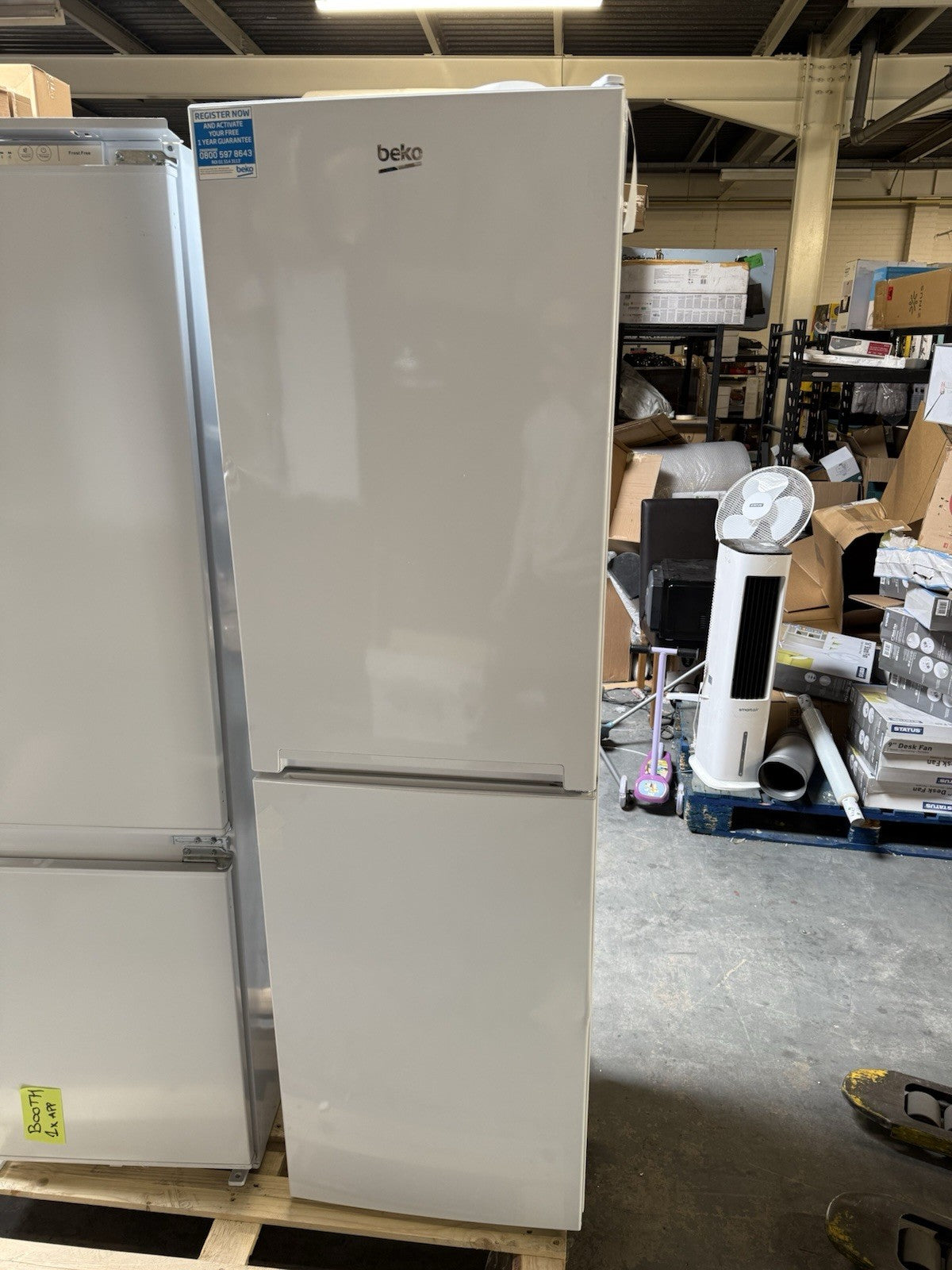 Beko CFG4582W 50:50 Freestanding Frost Free Fridge Freezer (Dented)