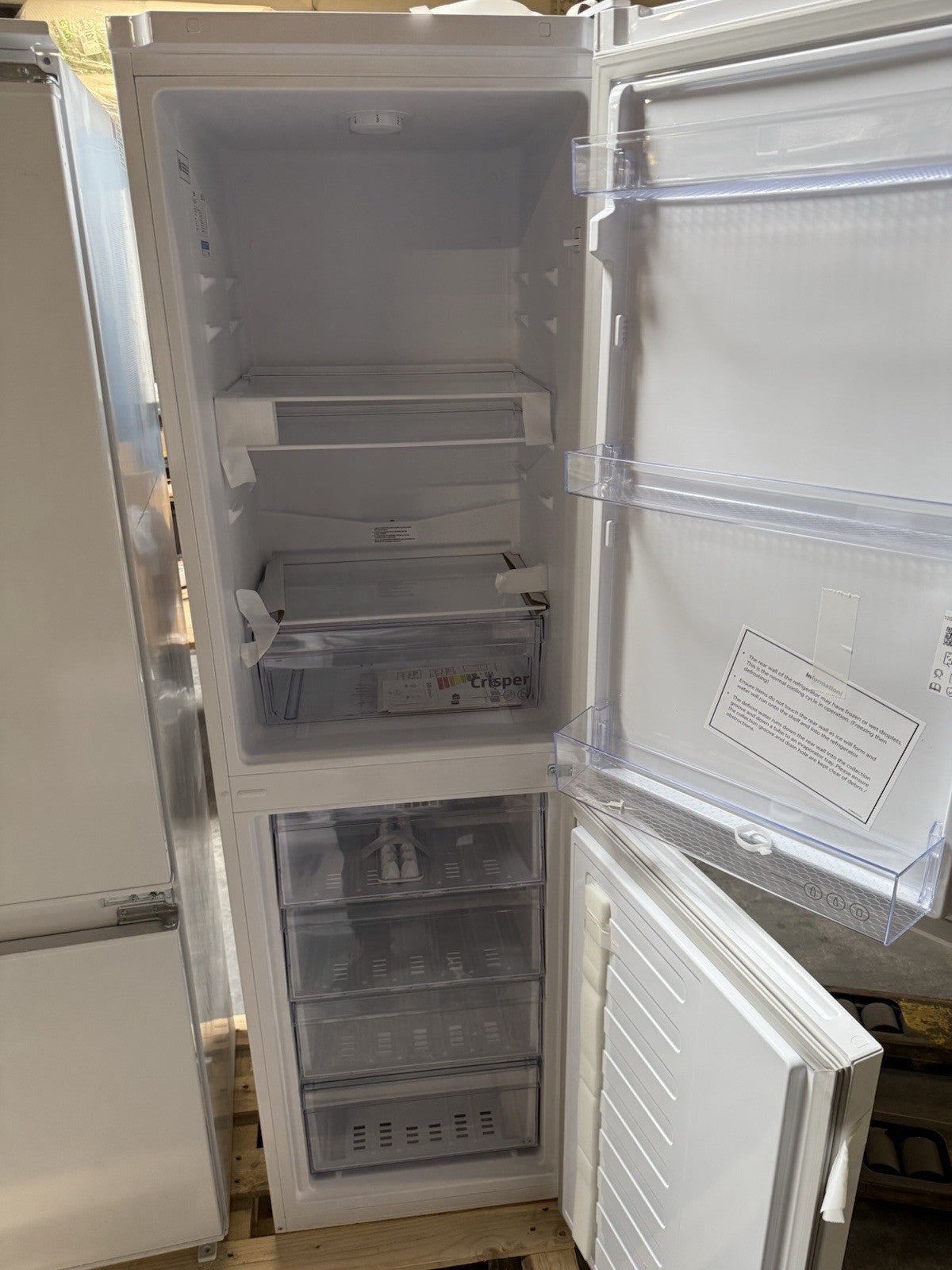 Beko CFG4582W 50:50 Freestanding Frost Free Fridge Freezer (Dented)