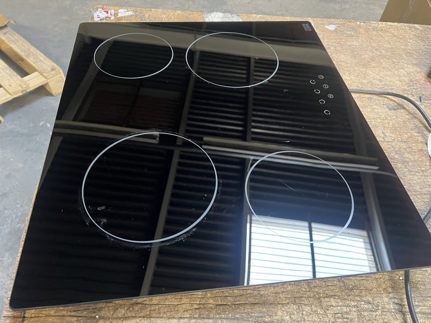 Cooke & Lewis CLCER60A 59cm Ceramic Hob (Black)