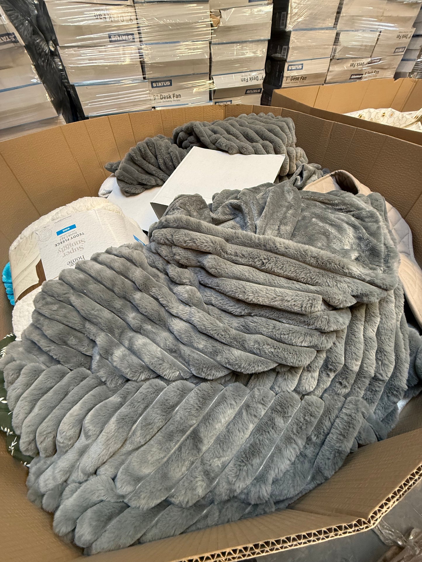 Truckload of Textile and Bedding Returns – 23 Pallets