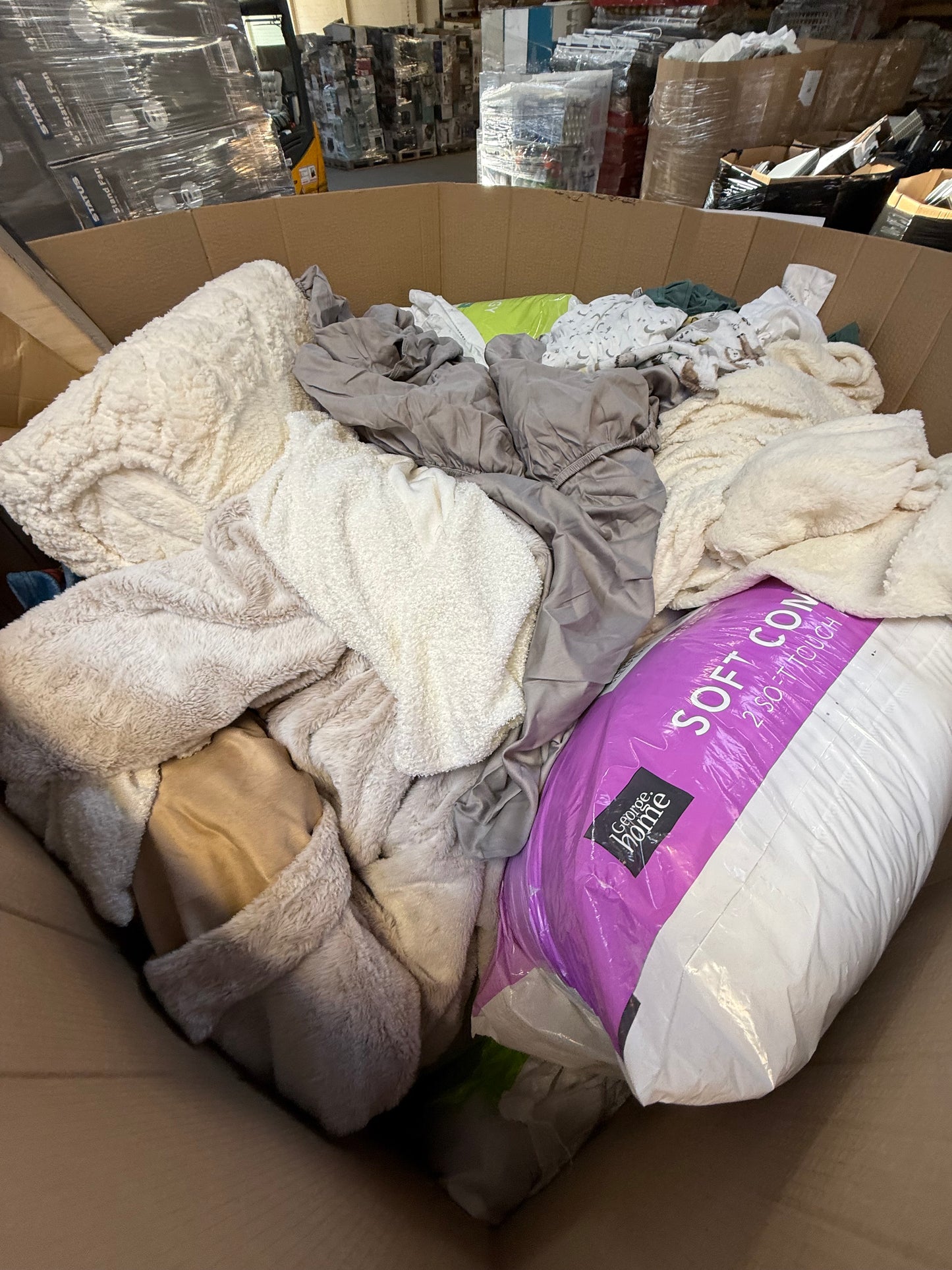 Truckload of Textile and Bedding Returns – 23 Pallets