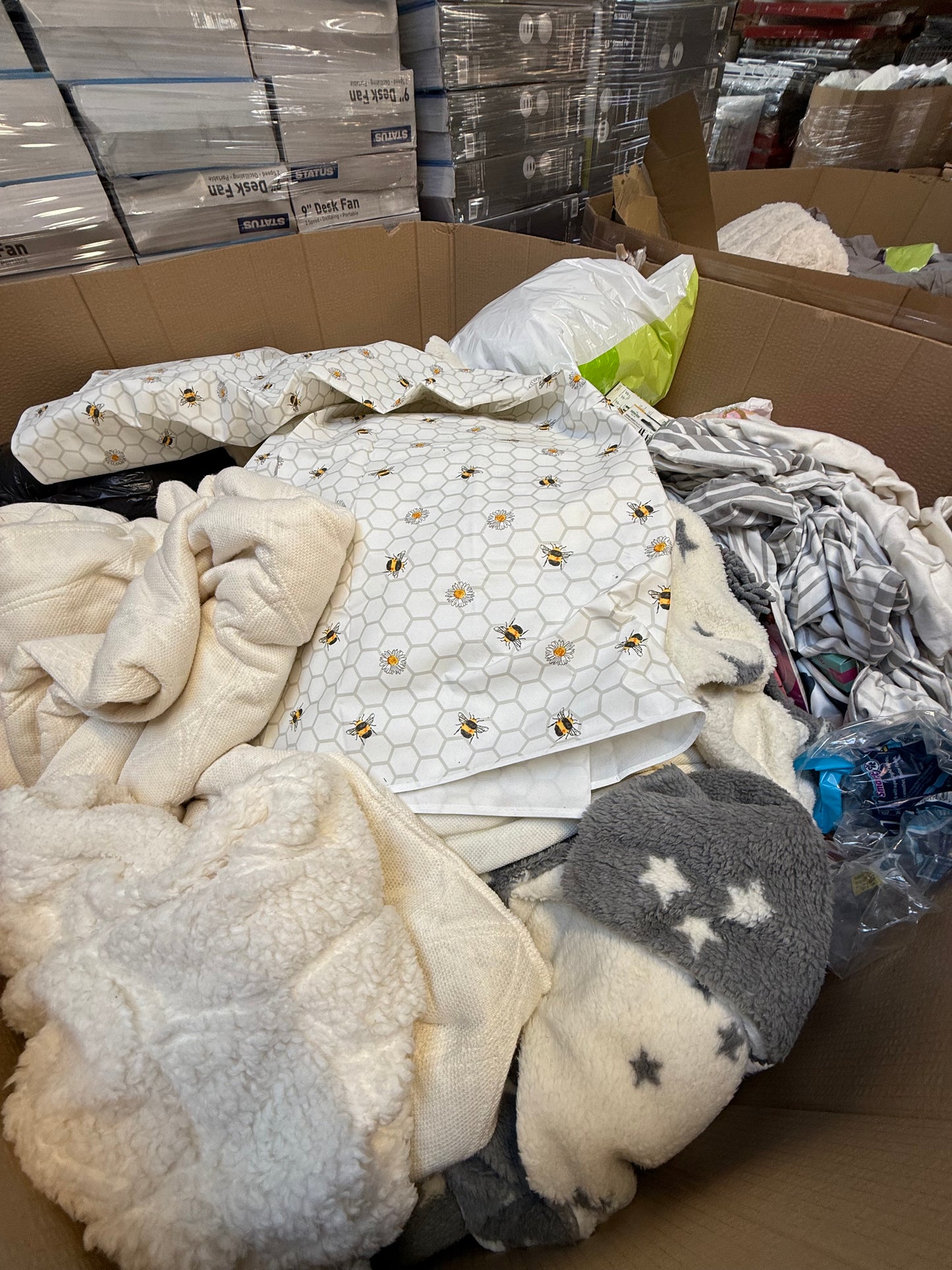 Truckload of Textile and Bedding Returns – 23 Pallets