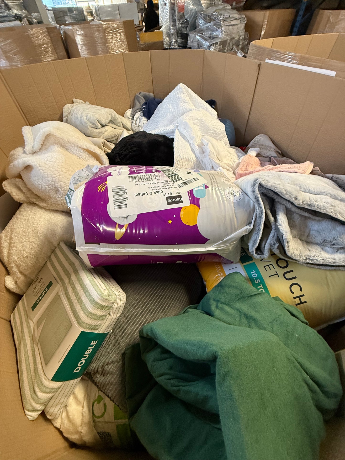 Truckload of Textile and Bedding Returns – 23 Pallets