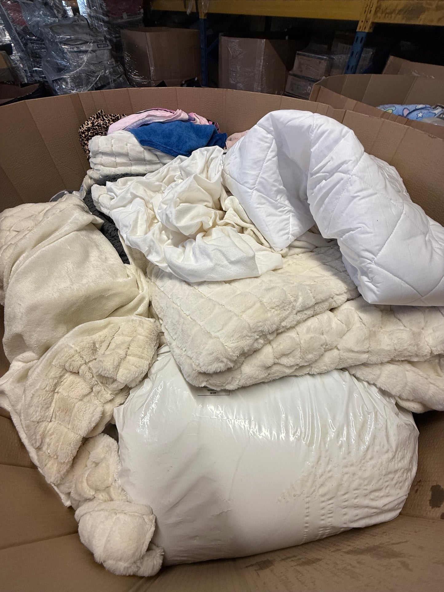 Truckload of Textile and Bedding Returns – 23 Pallets
