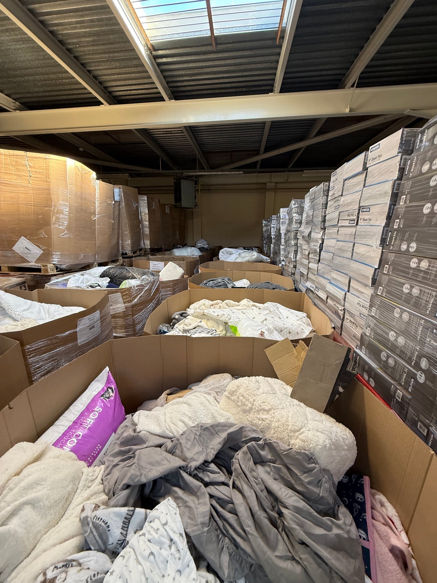 Truckload of Textile and Bedding Returns – 23 Pallets