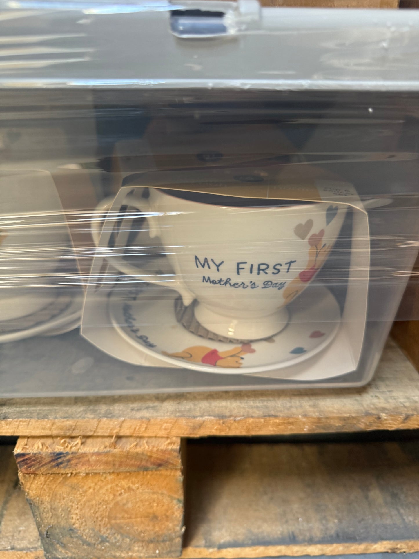 Seasonal mugs wholesale pallet featuring decorative mugs for special occasions