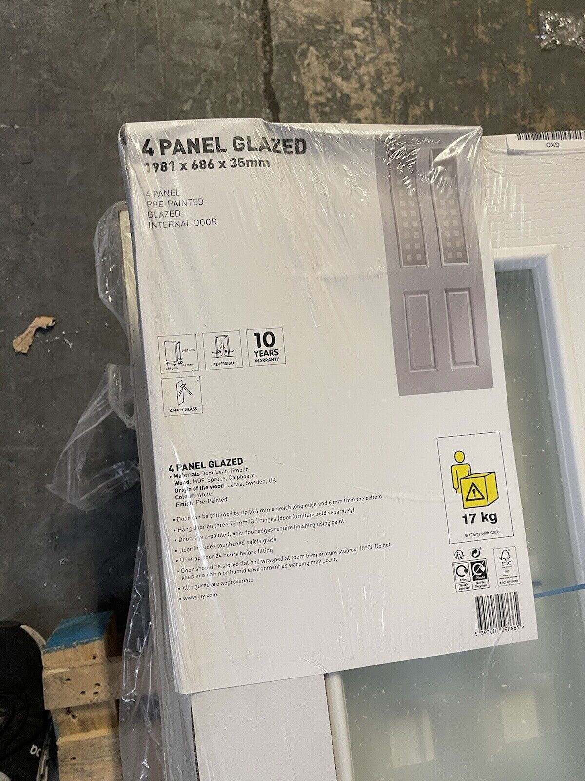 Painted 4 Panel Frosted Glazed White Woodgrain Effect Internal Door 1981 x 686mm