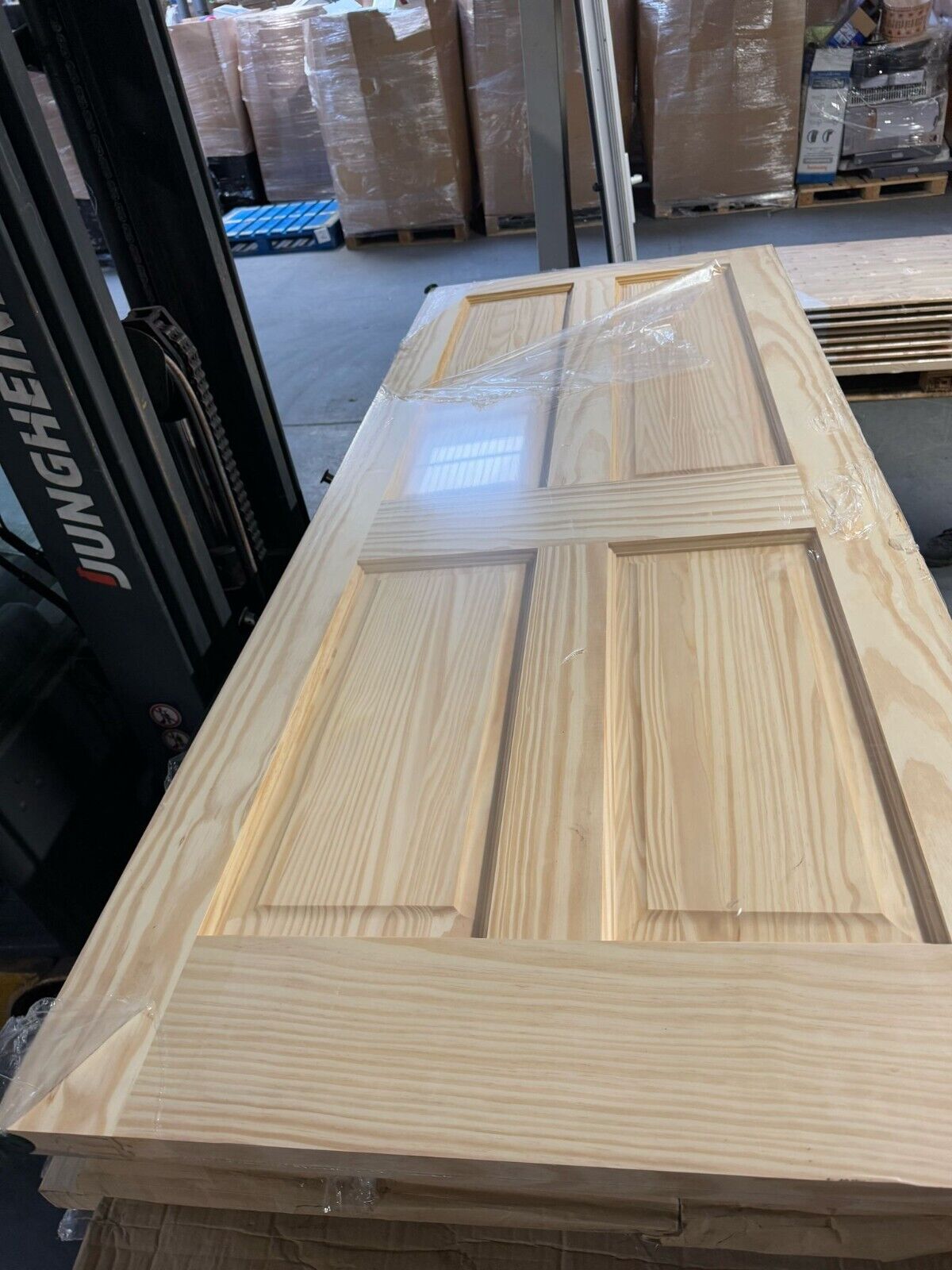4 Panel Victorian Natural Pine veneer Internal Timber Door 2040 x 826 x 40mm