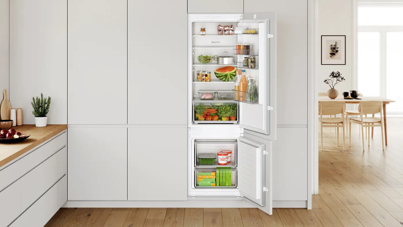 Bosch Series 2 KIV87NSE0G 70/30 Integrated Fridge Freezer with Sliding Hinge
