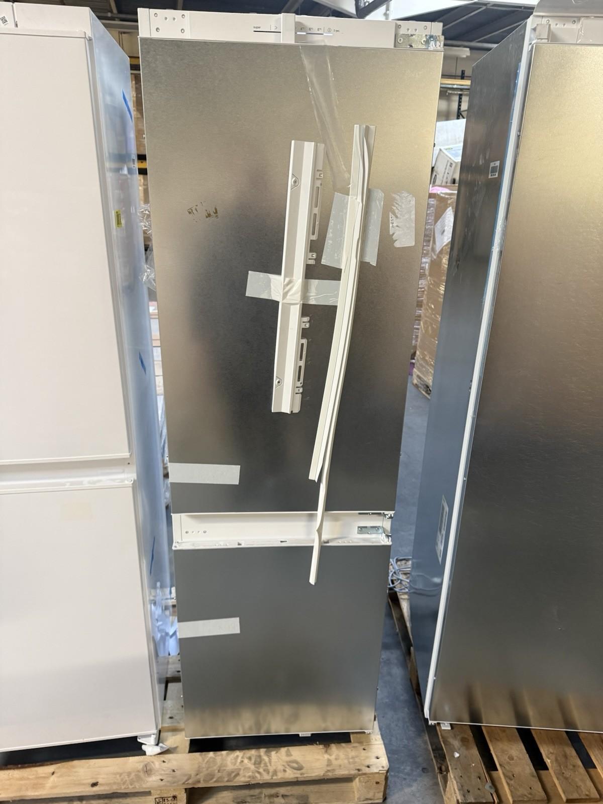 Bosch KIN86NSE0G 60:40 Traditional Built-in Frost Free Fridge Freezer - White