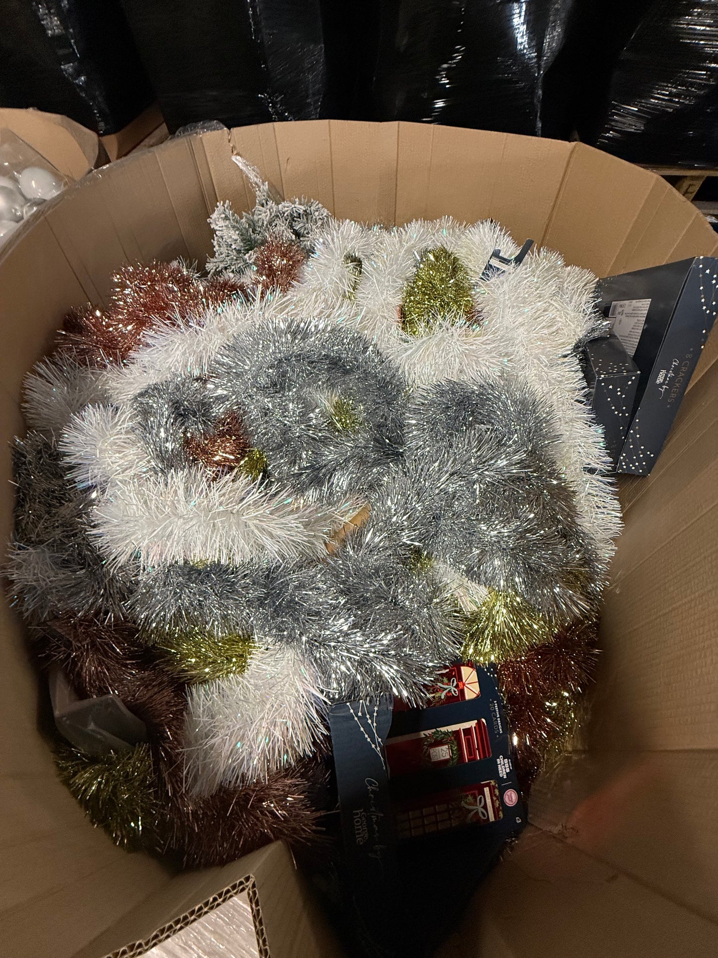 🎄 Christmas Items Pallet Joblot Wholesale Stock - Returns & Overstock 🎁